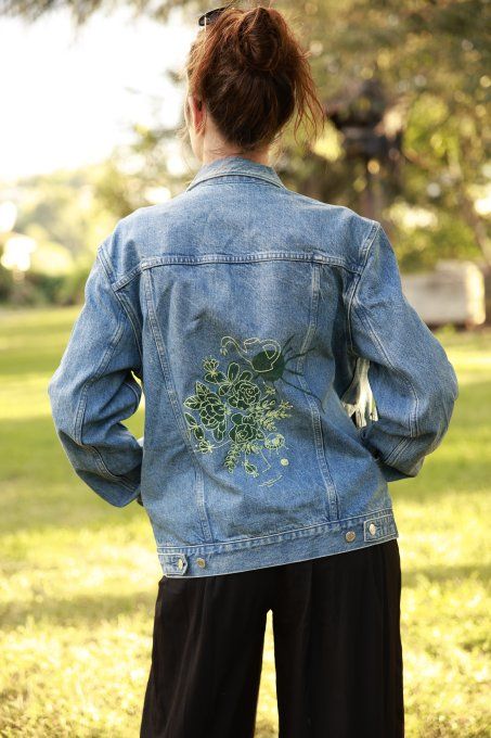 veste en jean brodée vert