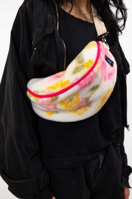 Sac banane couverture fleurs roses